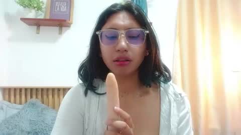 Snapshot of violet_2003 chatting on 28, 7, 2026 V I O L E T online show from 28, 7, 2026