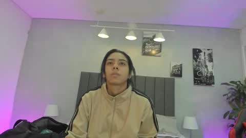 Violet and Myers online show from 17, 10, 2025