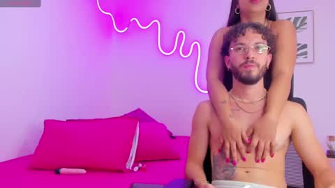 Violet and Paul online show from 8, 10, 2025