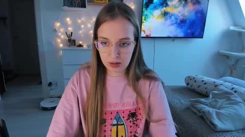 Snapshot of violet_blue_eyes chatting on 5, 2, 2026 Violet online show from 5, 2, 2026