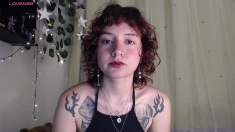 Snapshot of violet_bluee chatting on 23, 4, 2026 Violet online show from 23, 4, 2026