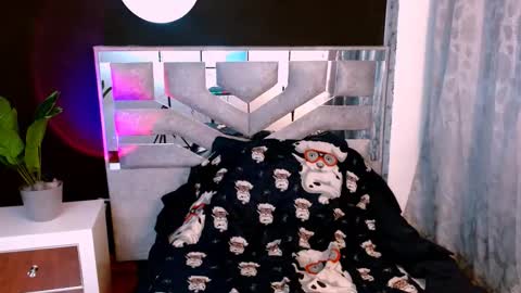 Violet  online show from 15, 10, 2025