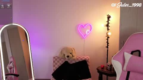 Snapshot of violet_ch chatting on 19, 5, 2026 violet online show from 19, 5, 2026