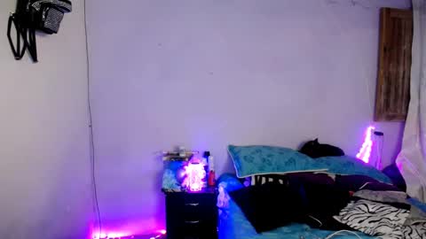 violet_hyuga online show from 7, 2, 2025