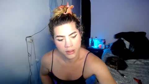 violet_hyuga online show from 29, 11, 2025