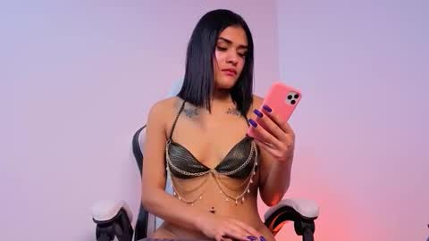 Snapshot of violet_jhonson chatting on 22, 10, 2025 violet_jhonson online show from 22, 10, 2025