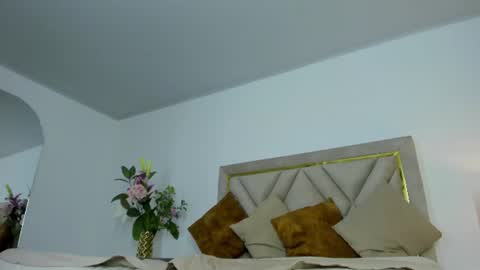 Snapshot of violet_queen2 chatting on 29, 6, 2026 Mary online show from 29, 6, 2026