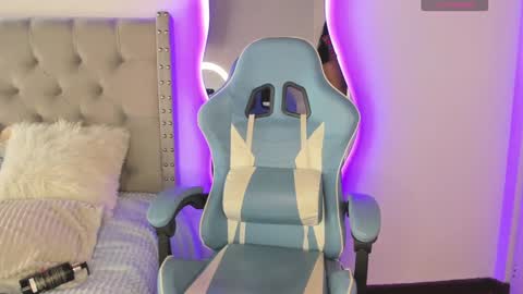 Snapshot of violet_rost chatting on 5, 12, 2024  Violet  online show from 5, 12, 2024