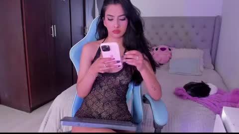 Snapshot of violet_rost chatting on 19, 7, 2026 Violet online show from 19, 7, 2026