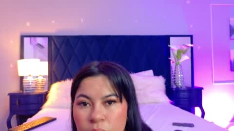 Snapshot of violet_saunders chatting on 1, 4, 2026 Violet online show from 1, 4, 2026