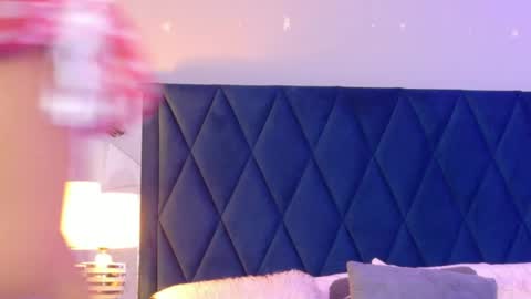 Snapshot of violet_saunders chatting on 22, 4, 2026 Violet online show from 22, 4, 2026