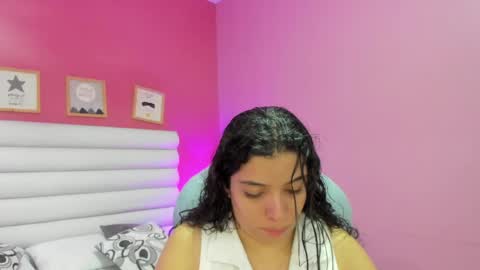 Snapshot of violet_sinclair chatting on 28, 5, 2026 violet_sinclair online show from 28, 5, 2026