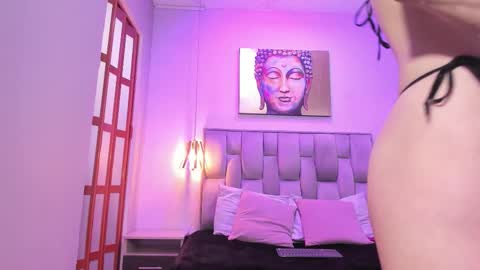 violet_storm_ online show from 19, 12, 2025