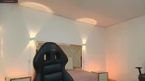 violet_tay1 online show from 21, 10, 2025