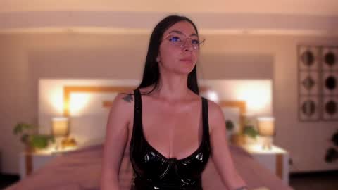 Violeta  online show from 6, 4, 2026