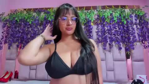 Snapshot of violeta_hard chatting on 15, 1, 2025 Valentina Hard online show from 15, 1, 2025