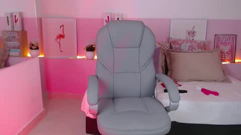 Violeta leon online show from 22, 2, 2025