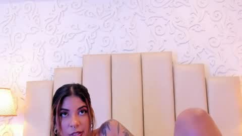 Snapshot of violetahills_ chatting on 28, 4, 2026 Violeta online show from 28, 4, 2026
