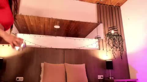 Violet online show from 3, 12, 2025