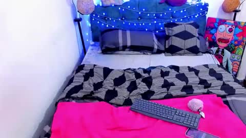 Violett online show from 1, 3, 2025