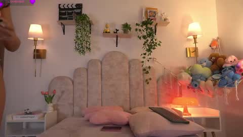 violeth___ online show from 13, 4, 2026