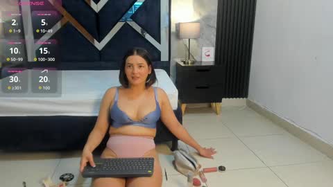 Snapshot of violetrose_as chatting on 2, 10, 2025 Violet Rose online show from 2, 10, 2025
