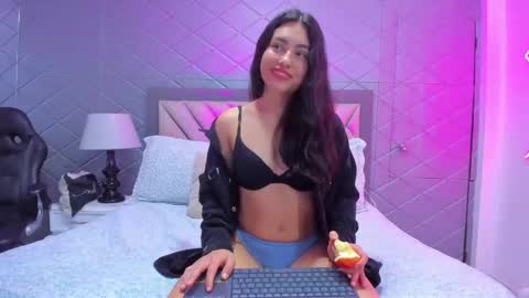 Violet Rousse online show from 17, 10, 2025