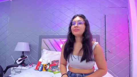 Violet Rousse online show from 4, 12, 2025