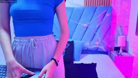 ViolettGolden online show from 12, 10, 2025