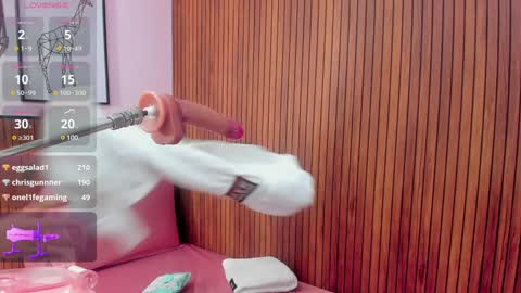 Snapshot of violett_collins_ chatting on 5, 1, 2025 Violett online show from 5, 1, 2025