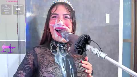 Snapshot of violett_collins_ chatting on 12, 10, 2025 Violett online show from 12, 10, 2025