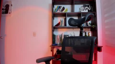 Snapshot of violett_red chatting on 1, 5, 2026 Violeta online show from 1, 5, 2026