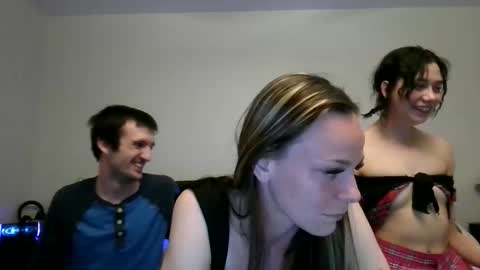 Snapshot of violett_taurus chatting on 15, 3, 2026 violett_taurus online show from 15, 3, 2026