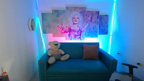 Snapshot of violetta_m_ chatting on 15, 2, 2026 Violeta online show from 15, 2, 2026