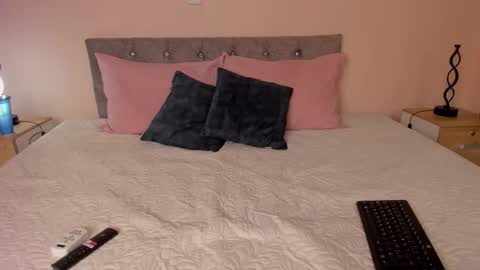 violetta independent model online show from 12, 9, 2025