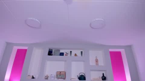 ViolettaBaker online show from 9, 1, 2025