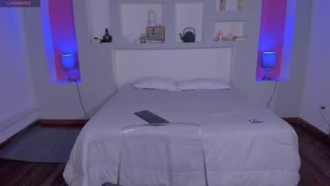 ViolettaBaker online show from 18, 9, 2025