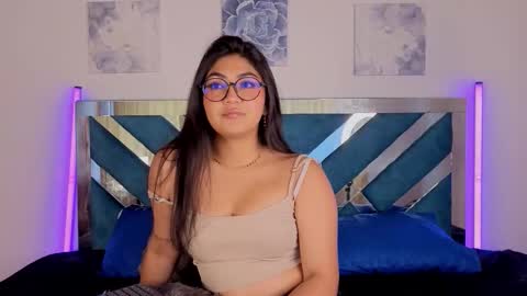 Snapshot of violettabloom_ chatting on 15, 9, 2025 violettabloom_ online show from 15, 9, 2025