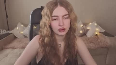 Snapshot of violettaotis chatting on 8, 2, 2026 ViolettaOtis online show from 8, 2, 2026