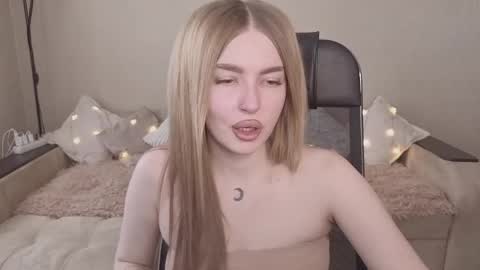 Snapshot of violettaotis chatting on 11, 2, 2026 ViolettaOtis online show from 11, 2, 2026