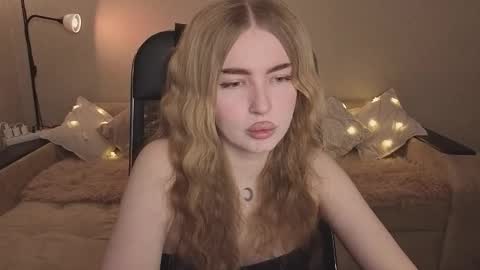 Snapshot of violettaotis chatting on 23, 2, 2026 ViolettaOtis online show from 23, 2, 2026