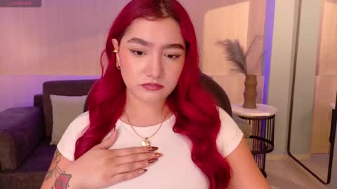 Violett Castel online show from 3, 11, 2025