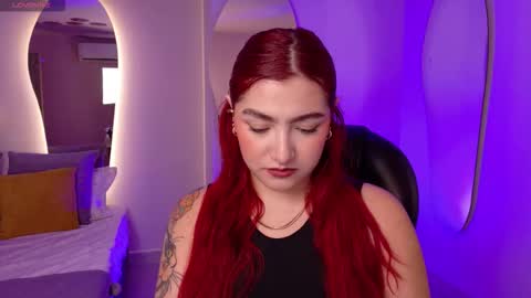 Violett Castel online show from 25, 11, 2025