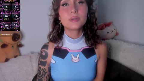 Violette  online show from 21, 11, 2025