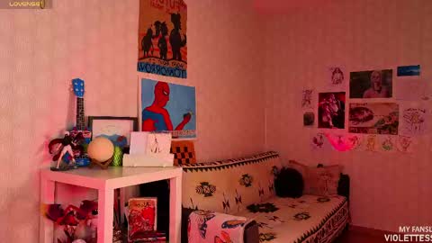 Snapshot of violettesss chatting on 27, 5, 2026 Vi Best on my Fansly online show from 27, 5, 2026