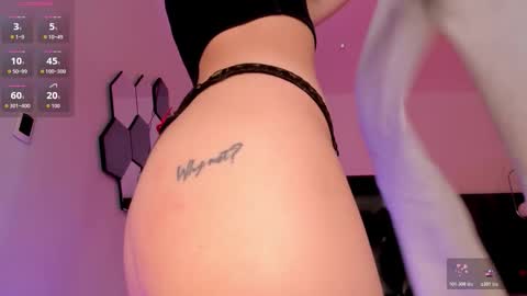 Snapshot of violetthansson chatting on 4, 2, 2026 Violett online show from 4, 2, 2026