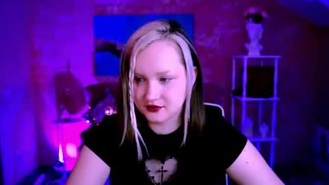 Snapshot of violettwoods chatting on 29, 6, 2026 Violett online show from 29, 6, 2026