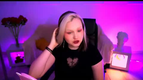 Snapshot of violettwoods chatting on 30, 6, 2026 Violett online show from 30, 6, 2026