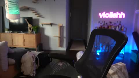 follow me on twitter violishh and ig violishh  online show from 3, 6, 2026