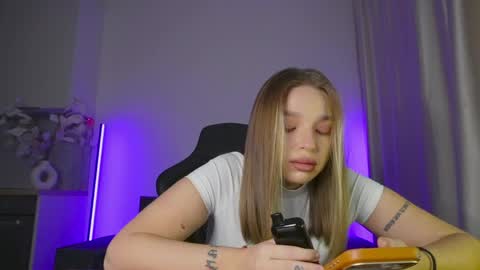 Snapshot of viollasinzz chatting on 10, 6, 2026 Violla online show from 10, 6, 2026
